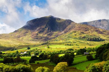 Birleşik Krallık 'ın Kuzey Galler' indeki Snowdonia Ulusal Parkı. Snowdonia, Galler 'in kuzeyindeki bir dağ silsilesidir. Avrupa
