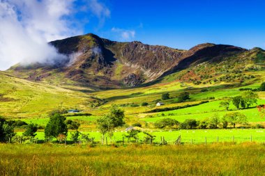 Birleşik Krallık 'ın Kuzey Galler' indeki Snowdonia Ulusal Parkı. Snowdonia, Galler 'in kuzeyindeki bir dağ silsilesidir. Avrupa