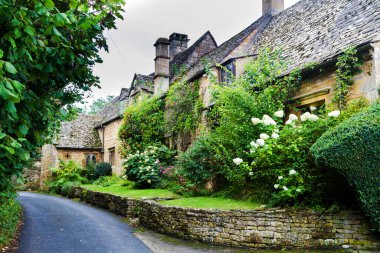 Cotswolds 'daki eski tarz ev 