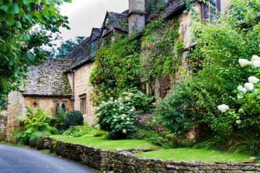 Cotswolds 'daki eski tarz ev 