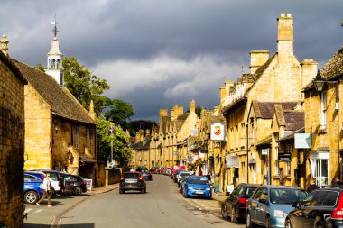 CHIPPING CAMPDEN, İngiltere - 4 Eylül 2016: Cotswolds 'daki eski tarz Chipping Campden şehri Olağanüstü Güzelliğin Alanı (AONB), İngiltere, Birleşik Krallık, Avrupa