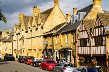 CHIPPING CAMPDEN, İngiltere - 4 Eylül 2016: Cotswolds 'daki eski tarz Chipping Campden şehri Olağanüstü Güzelliğin Alanı (AONB), İngiltere, Birleşik Krallık, Avrupa