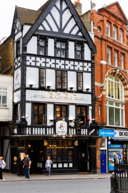 LONDON, İngiltere - 6 Eylül 2016: Westminster, Londra, İngiltere 'deki Tipik İngiliz barı