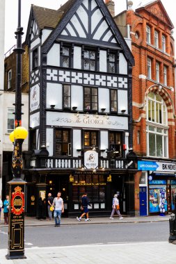 LONDON, İngiltere - 6 Eylül 2016: Westminster, Londra, İngiltere 'deki Tipik İngiliz barı