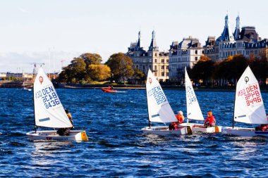 COPENHAGEN, DENMARK - 8 Ekim 2016: Danimarka 'nın başkenti Kopenhag' da küçük tekne yarışı