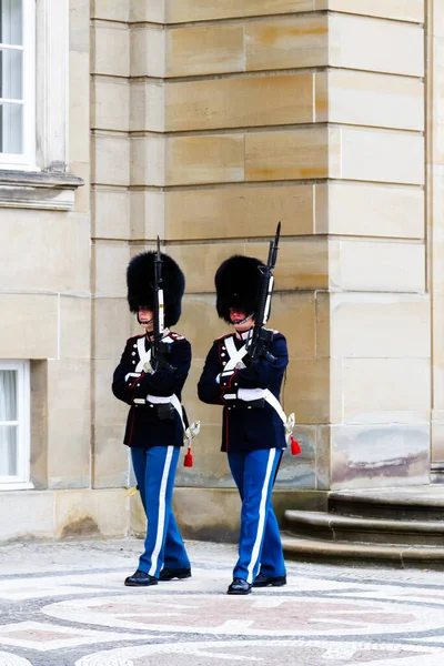 Copenhagen Dinamarca Outubro 2016 Soldados Guarda Real Castelo Amalienborg Guardar — Fotografia de Stock