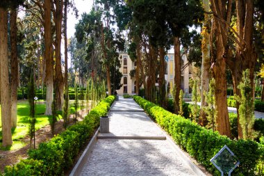 Pers şehri Kashan yakınlarındaki Fin Garden veya Fin Bagh manzarası. Su, Pers bahçelerindeki anahtar elementlerden biridir. İran, Orta Doğu, Asya