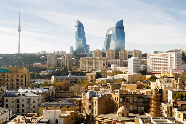 Bakü 'nün panoramik manzarası - Hazar kıyısında yer alan Azerbaycan' ın başkenti.