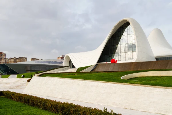 Baku Azerbaijan November 2016 Heydar Aliyev Center Museum Baku Aserbajdsjan - Stock-foto