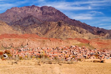 İran 'ın orta kesimindeki Abyaneh dağ köyü. UNESCO dünya mirası sahası.