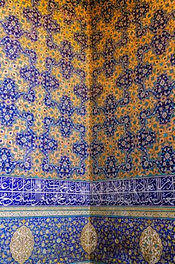 İran, İsfahan 'daki Şeyh Lotfollah Camii' nin detayları