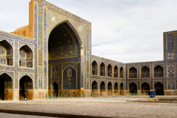 Мечеть Джадид-э Аббаси или Великая Шахская мечеть Потолок с голубыми плитками украшения