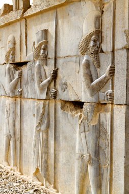 Asilzadeler, Persepolis 'teki Apadana' nın merdiven cephesinde yardım ekibi oluşturdular. Şiraz, İran
