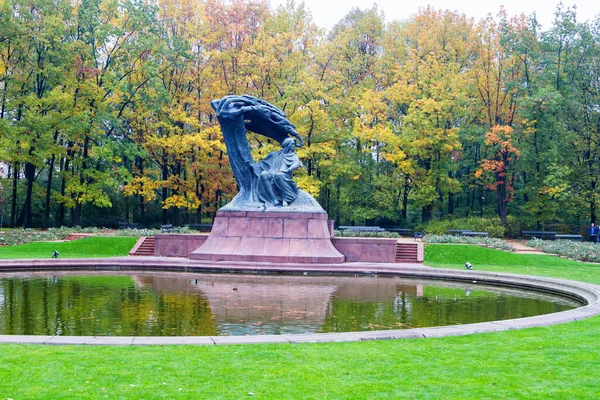 Warsaw Polen Oktober 2016 Fryderyk Chopin Monument Herfst Landschap Van — Stockfoto