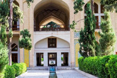 Pers şehri Kashan yakınlarındaki Fin Garden veya Fin Bagh manzarası. Su, Pers bahçelerindeki anahtar elementlerden biridir. İran, Orta Doğu, Asya