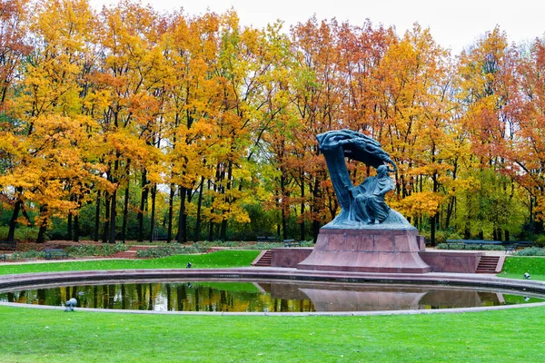 Advertência Polónia Outubro 2016 Monumento Fryderyk Chopin Outono Parque Real — Fotografia de Stock
