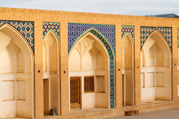 Veduta Della Moschea Agha Bozorg Sullo Sfondo Del Cielo Blu — Foto Stock