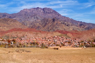 İran 'ın orta kesimindeki Abyaneh dağ köyü. UNESCO dünya mirası sahası.
