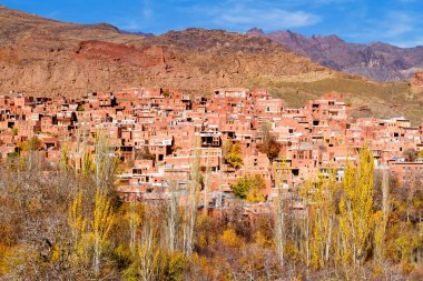 İran 'ın orta kesimindeki Abyaneh dağ köyü. UNESCO dünya mirası sahası.