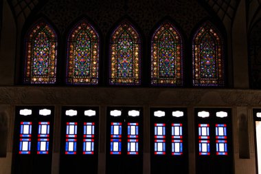 Tabatabaei Evi 'nde lekeli cam pencereler, Kashan, İran' da tarihi bir ev, Middle East, Asya