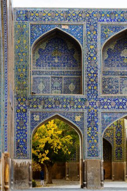 Masjed-e Jadid-e Abbasi ya da Şah Büyük Kraliyet Cami Tavanı Mavi Fayanslar Süslemesi