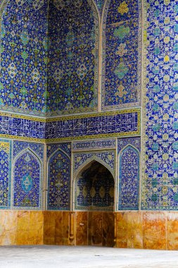 Masjed-e Jadid-e Abbasi ya da Şah Büyük Kraliyet Cami Tavanı Mavi Fayanslar Süslemesi