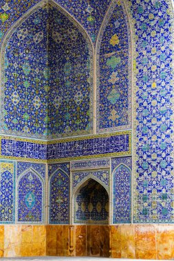 Masjed-e Jadid-e Abbasi ya da Şah Büyük Kraliyet Cami Tavanı Mavi Fayanslar Süslemesi