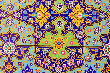 Renkli oryantal geometrik tasarım ve desen genellikle Pers cami ve metastazlarında karşılaşılır. İsfahan, Şiraz, Tahran, İran