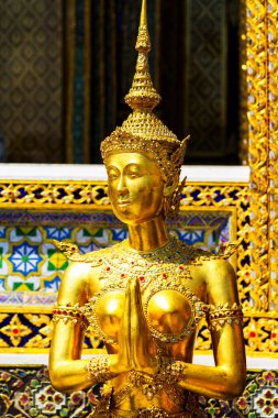 Tayland 'daki Bangkok Ulusal Kraliyet Sarayı' ndaki dev heykeller.