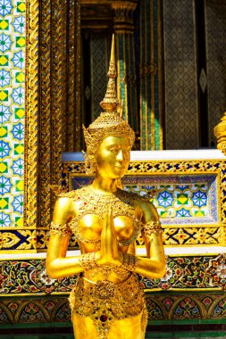 Tayland 'daki Bangkok Ulusal Kraliyet Sarayı' ndaki dev heykeller.