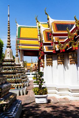 BANGKOK, THAILAND - 16 Şubat 2017: Wat Pho ayrıca Buda Tapınağı olarak da bilinir, Bangkok 'taki on tapınaktan biri ve Tayland' daki 23 tapınaktan biridir.