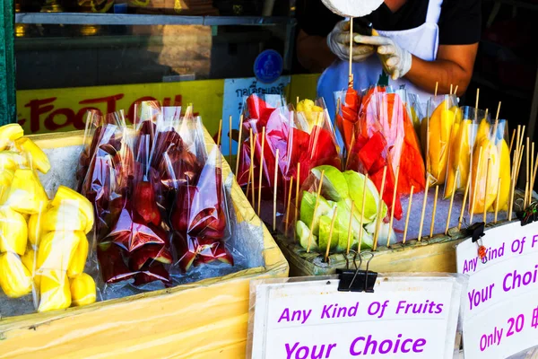 Bangkok Tilland Kruari 2017 Kvinna Som Säljer Frukt Gatan Bangkok — Stockfoto