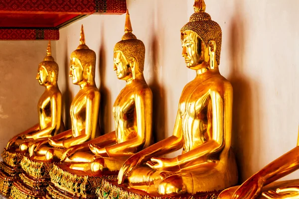 Bangkok Thailand Feb 2017 Golden Buddha Statues Row Temple Hall — Stock Photo, Image