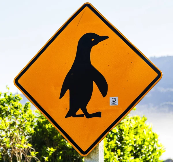 Punakaki Neuseeland März 2017 Neuseeland Verkehrsschild Achtung Pinguin Kreuzung Straßenrand — Stockfoto