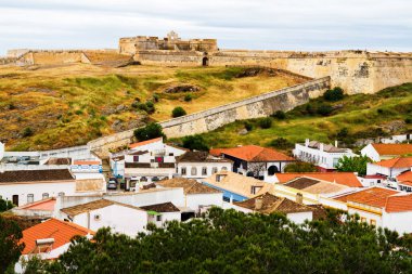 Doğu Algarve kıyısındaki Castro Marim kasabası Portekiz 'in güneyinde, Avrupa' da..