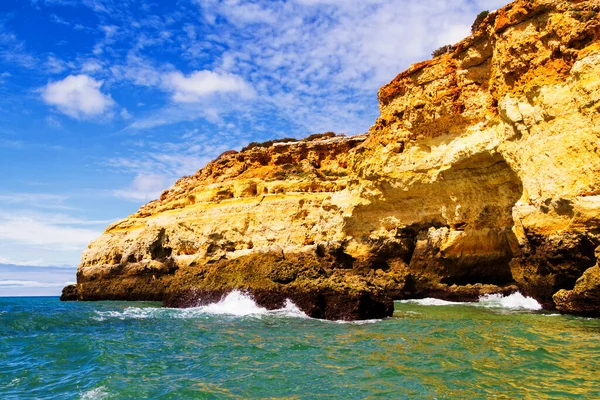 Морской Берег Алгарве Португалии Известный Своими Пляжами Пещерами Вблизи Бенагила — стоковое фото