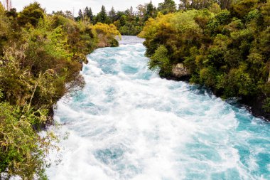 Yeni Zelanda, Taupo yakınlarındaki Huka Şelaleleri