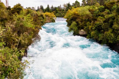 Yeni Zelanda, Taupo yakınlarındaki Huka Şelaleleri