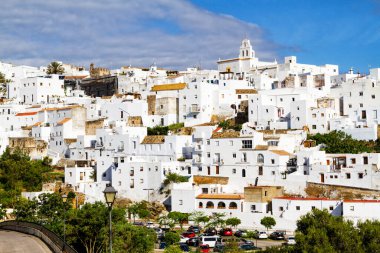 Beyaz şehrin havadan görünüşü (pueblo blanco) Endülüs 'te Vejer de la Frontera, Avrupa' da İspanya.