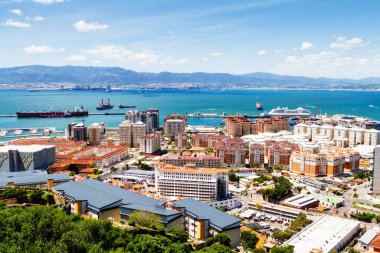 Gibraltar havaalanı pisti ve İspanya 'da La Linea de la Concepcion, Güney Endülüs bölgesi, Cadiz.