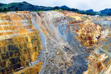 Martha Madeni, Açılmış Altın Madeni, Waihi, Yeni Zelanda. Tarihsel endüstriyel manzaraya sahip teknolojik bir topluluğun olağanüstü bir örneği..