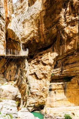 El Camino del Rey, tadilattan önce kralın yolu dünyanın en tehlikeli yollarından biriydi. Malaga, Endülüs, İspanya