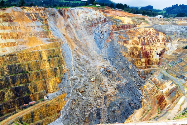 マルタ鉱山 露天掘りの金鉱山 ワイヒ ニュージーランド 歴史的な産業景観を持つ技術的アンサンブルの優れた例です — ストック写真
