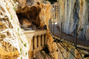 El Camino del Rey, tadilattan önce kralın yolu dünyanın en tehlikeli yollarından biriydi. Malaga, Endülüs, İspanya