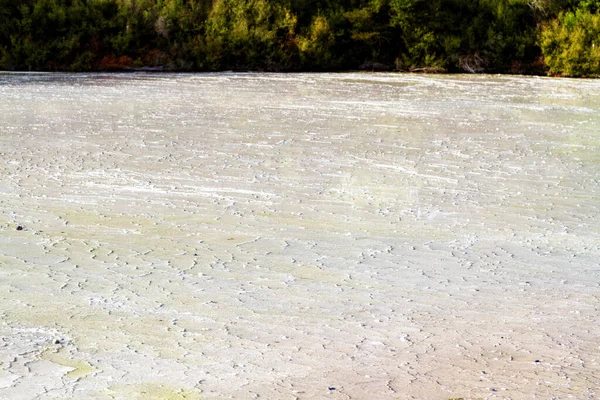 Lama Lagoas Com Água Quente Azul Turquesa Piscinas Vapores Cavernas — Fotografia de Stock