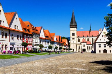 BARDEJOV, SLOVAKIA - 15 Ağustos 2017: UNESCO 'nun listesindeki Bardejov kenti, Slovakya