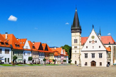 BARDEJOV, SLOVAKIA - 15 Ağustos 2017: UNESCO 'nun listesindeki Bardejov kenti, Slovakya