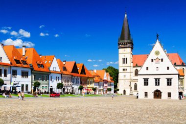 BARDEJOV, SLOVAKIA - 15 Ağustos 2017: UNESCO 'nun listesindeki Bardejov kenti, Slovakya