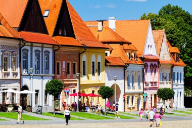 BARDEJOV, SLOVAKIA - 15 Ağustos 2017: UNESCO 'nun listesindeki Bardejov kenti, Slovakya