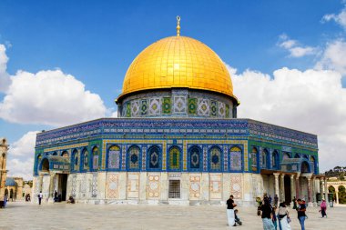 JERUSALEM, ISRAEL - 5 Ekim 2017: Kubbe of the Rock, Kudüs, İsrail 'deki Tapınak Dağı' nın tepesindeki kutsal bir yer.